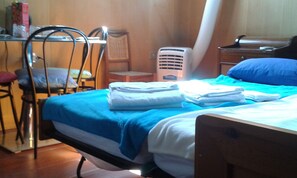 1 chambre, fer et planche à repasser, Wi-Fi, draps fournis