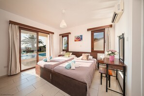 4 bedrooms, iron/ironing board, WiFi, bed sheets