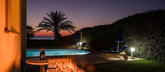 Anthiana Beach Villa - Argaka -  A Seafront villa that sleeps 8 guests in 4 bedrooms