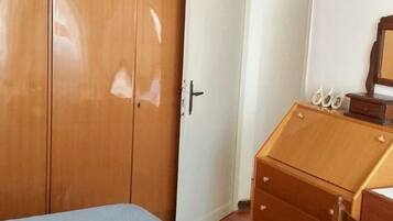 2 chambres, fer et planche Ă repasser, Wi-Fi, draps fournis