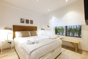 1 bedroom, in-room safe, iron/ironing board, free WiFi