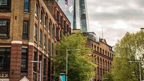 City view from property - Deluxe Tower Bridge Apartment (London)