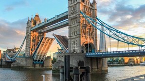 Exterior detail - Deluxe Tower Bridge Apartment (London)