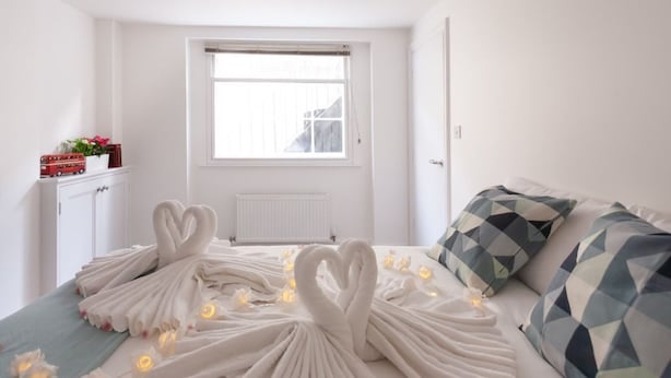 Deluxe Apartment | 1 bedroom, down duvets, laptop workspace, blackout curtains - Deluxe Tower Bridge Apartment (London)
