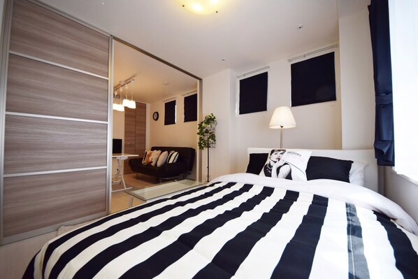 1 habitación, decoración personalizada y muebles diferentes