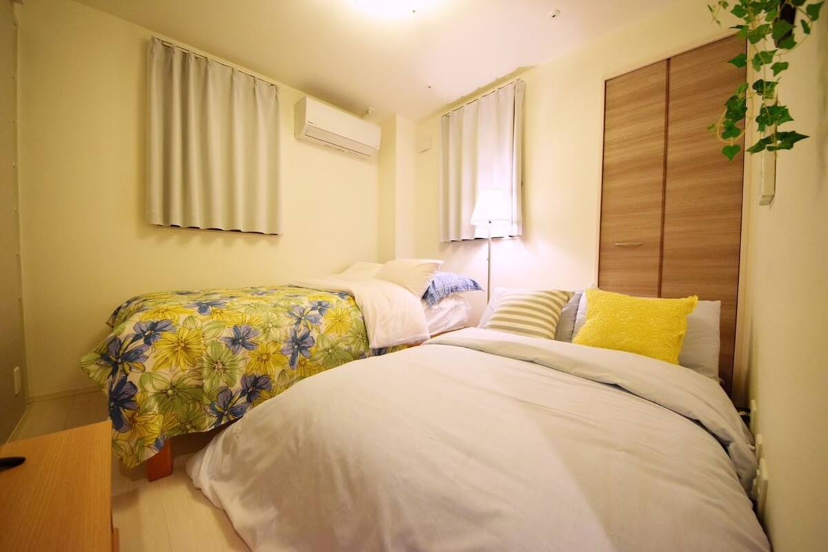 1 habitación, tabla de planchar con plancha y wifi gratis