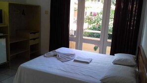 Traditional-Zimmer | Minibar, kostenloses WLAN, Bettwäsche