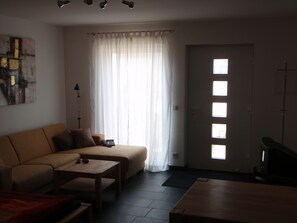 TV, books - Apartment Mainz :) (Mainz)