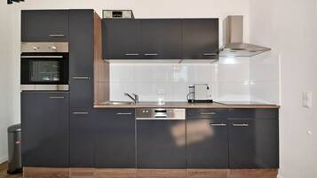 Kühlschrank, Ofen, Herdplatte, Geschirrspüler