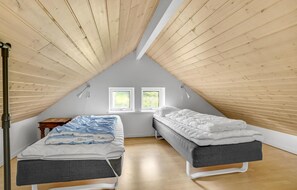 1 bedroom, travel cot, free WiFi