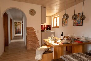 Coffee/tea maker, fridge, microwave, oven - Dreamland—plenty of space for up to 5 guests (Überlingen, Baden-Württemberg, Germany)