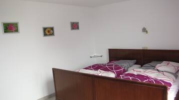 1 makuuhuone, ilmainen Wi-Fi, vuodevaatteet