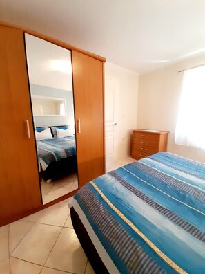 1 bedroom, iron/ironing board, free WiFi, bed sheets