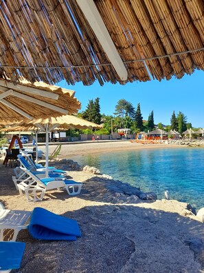 Property grounds - Free wifi, 250m to the beach, air conditioning, private parking, 2 + 2 (Njivice)