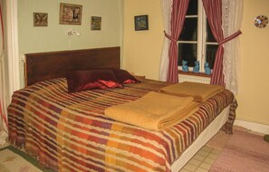 1 bedroom, travel cot, free WiFi