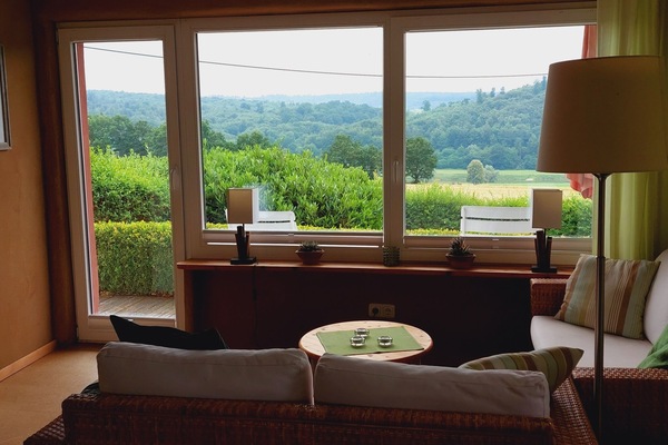 Wohnzimmer mit Aussicht auf die Weser