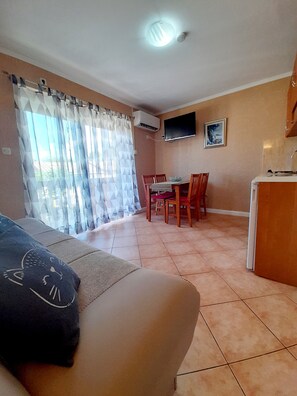 Téléviseur, livres