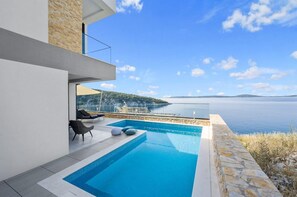 Outdoor pool, a heated pool - Plava Voda Luxury Villa B (Vinišće)