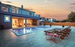 Pool - Luxurious home in Pula (Pula)