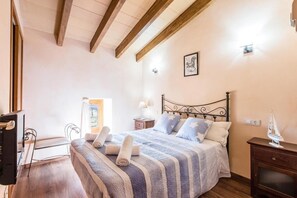 3 chambres, fer et planche à repasser, lit parapluie, Wi-Fi gratuit