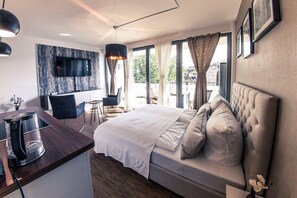 1 habitación, tabla de planchar con plancha, wifi gratis y ropa de cama