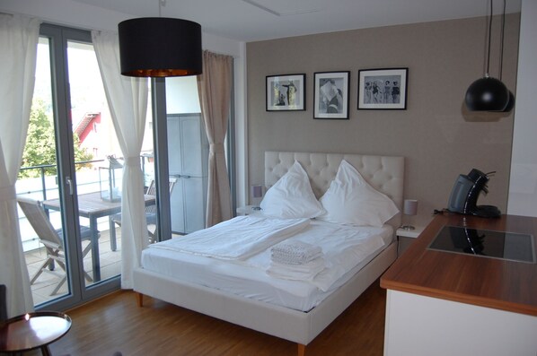 1 habitación, tabla de planchar con plancha, wifi gratis y ropa de cama