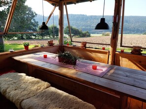 Outdoor dining - Small wooden hut on the Hilkenberg -Lavendelhütte- for 1-2 persons in the middle of nature (Bodenfelde)