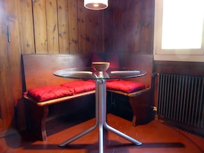 Interior - Chalet in the city of Bern (Bümpliz-Oberbottigen)