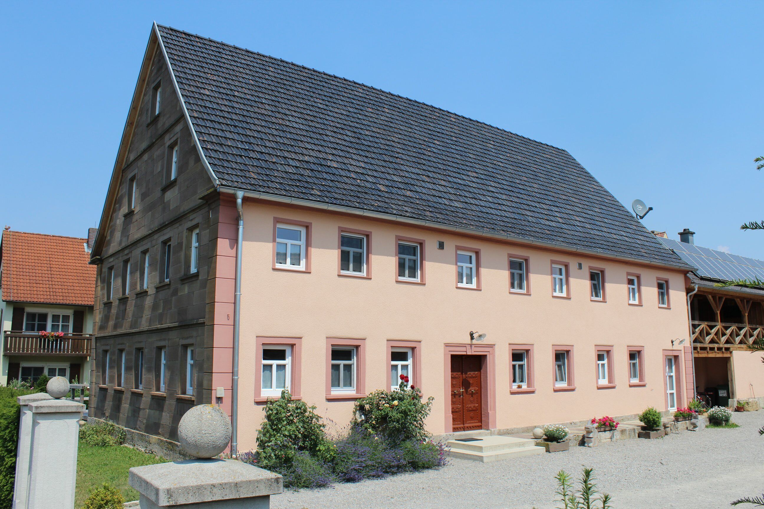 Landurlaub Jung (Ohrenbach)-Hausansicht Ferienhaus - Landurlaub Jung