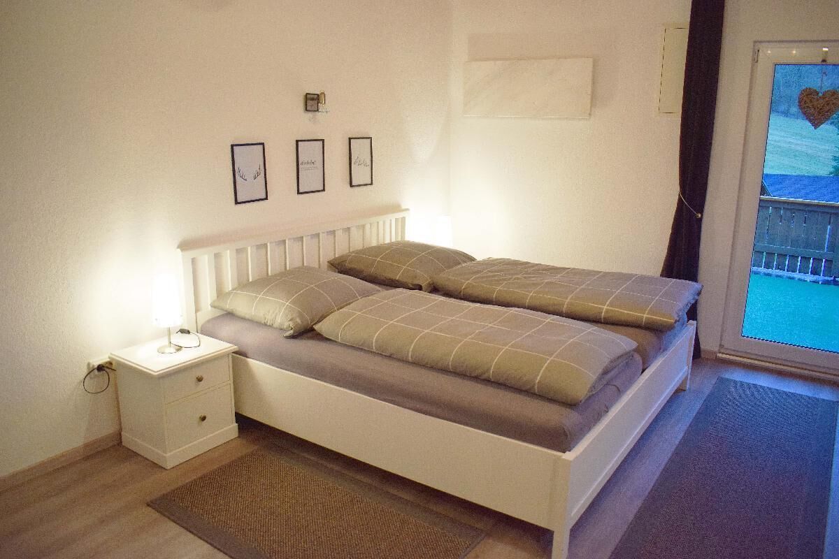 Gemütliches 32qm Ferienapartment Mit Dachterrasse Und üBerdachtem Balkon; Kostenfreies Parken Und Wlan - Bad Lobenstein