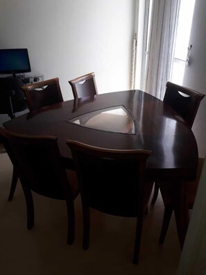 Appartement | Dineren op de kamer