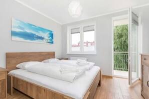 2 bedrooms, iron/ironing board, WiFi, bed sheets