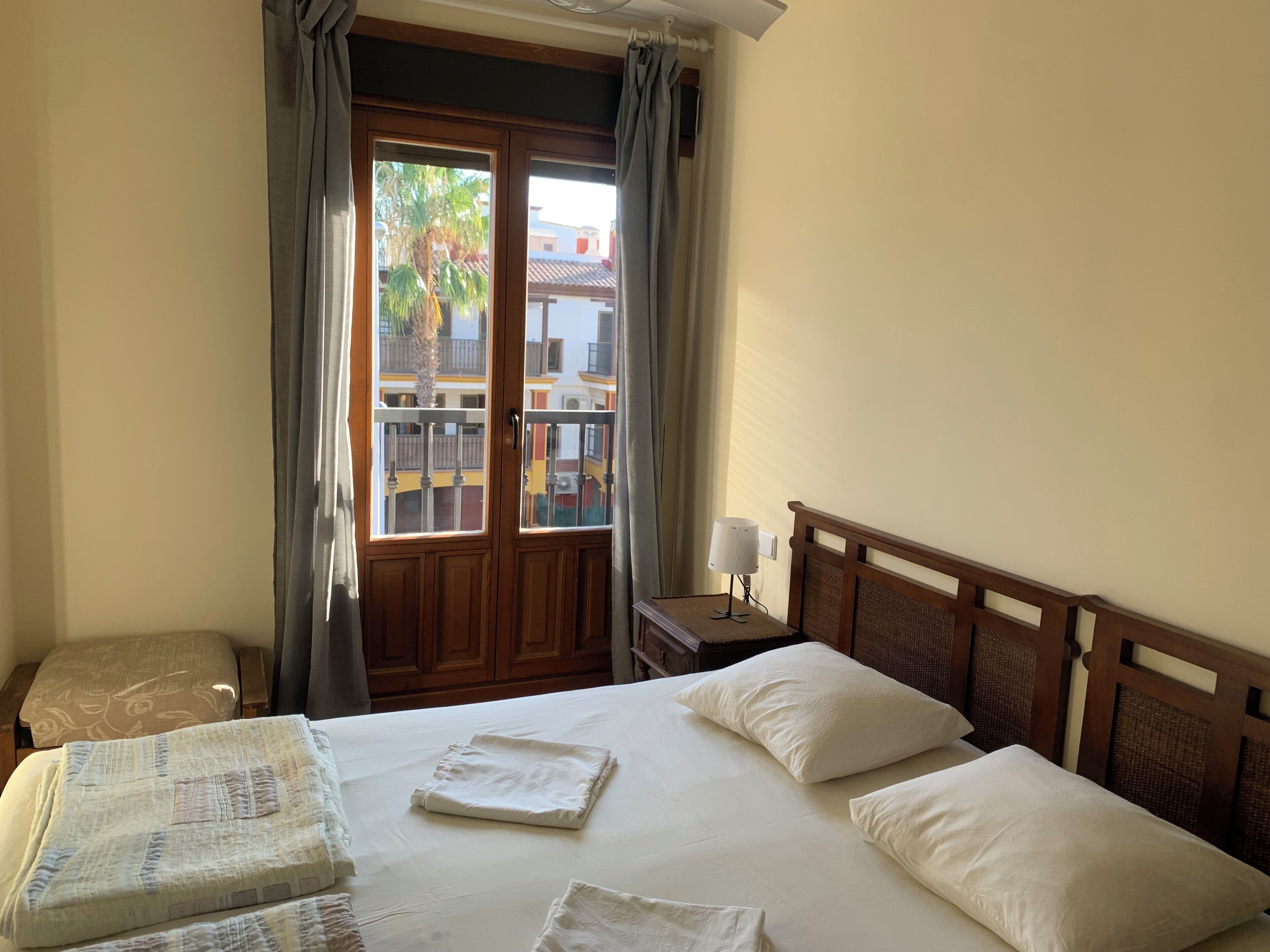 2 habitaciones, wifi, ropa de cama y acceso para silla de ruedas 