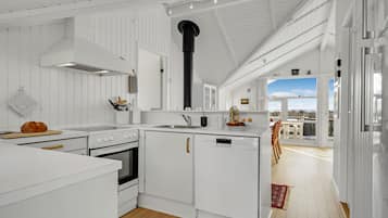 Réfrigérateur, plaque de cuisson, lave-vaisselle, cafetiÚre/bouilloire