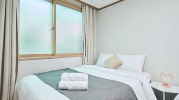 Full House | 3 bedrooms, blackout curtains, iron/ironing board, free WiFi