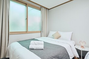 Full House | 3 bedrooms, blackout drapes, iron/ironing board, free WiFi - MYEONGDONG 100SQ3BDR FULL Villa (Seoul)