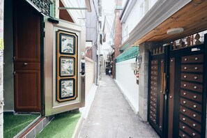 Entrée de l’hébergement