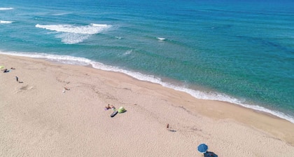 Holiday apartment with air conditioning and community pool