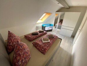 2 habitaciones, cuna de viaje y wifi gratis