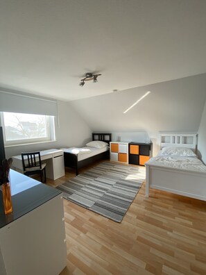 2 Schlafzimmer, Bügeleisen/Bügelbrett, Reisekinderbett, kostenloses WLAN