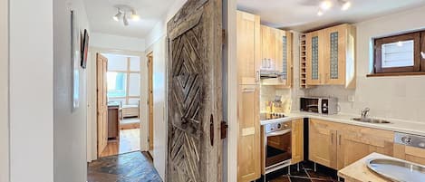 Fridge, microwave, oven, dishwasher