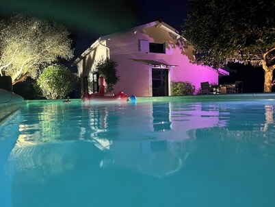 L'Escale Girondine with its sauna, SPA and private pool.