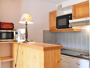 Micro-ondas, fogão, cooktop, lava-louças