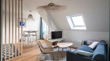 TV, DVD player, stereo