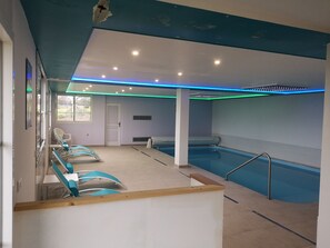 Innenpool, beheizter Pool