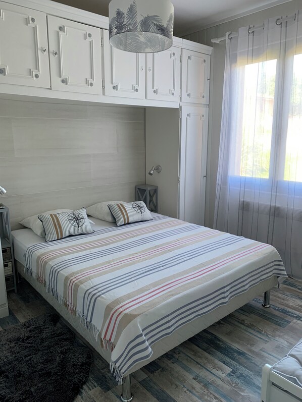 2 bedrooms, desk, free WiFi