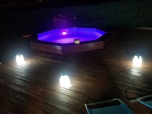 Baignoire à remous extérieure