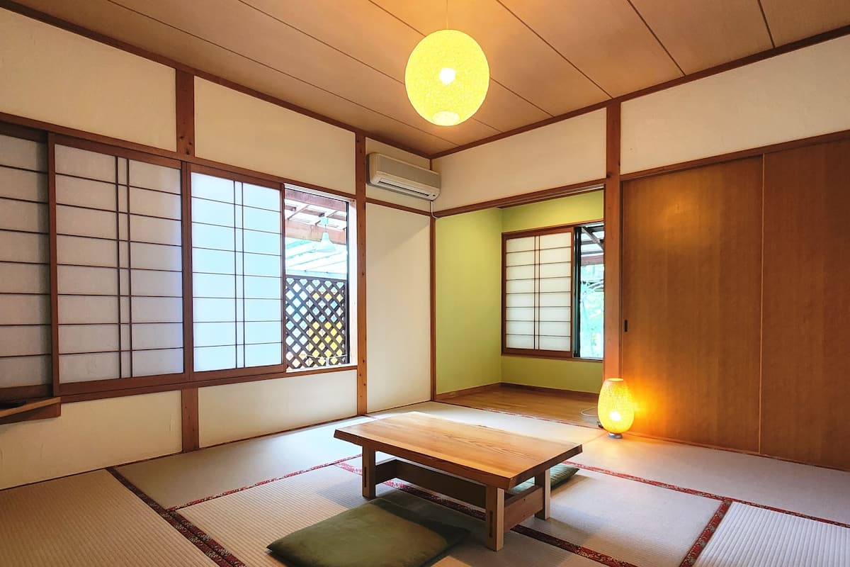 Tradisjonelt rom (Japanese Style for 3 Guests) | Skrivebord, wi-fi (inkludert) og sengetøy