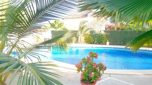 Pool - Villa pirogue: The huts of Saly (M bour)