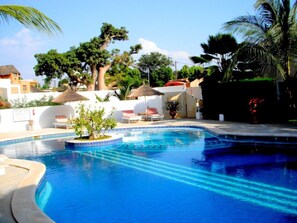 Pool - Villa pirogue: The huts of Saly (M bour)